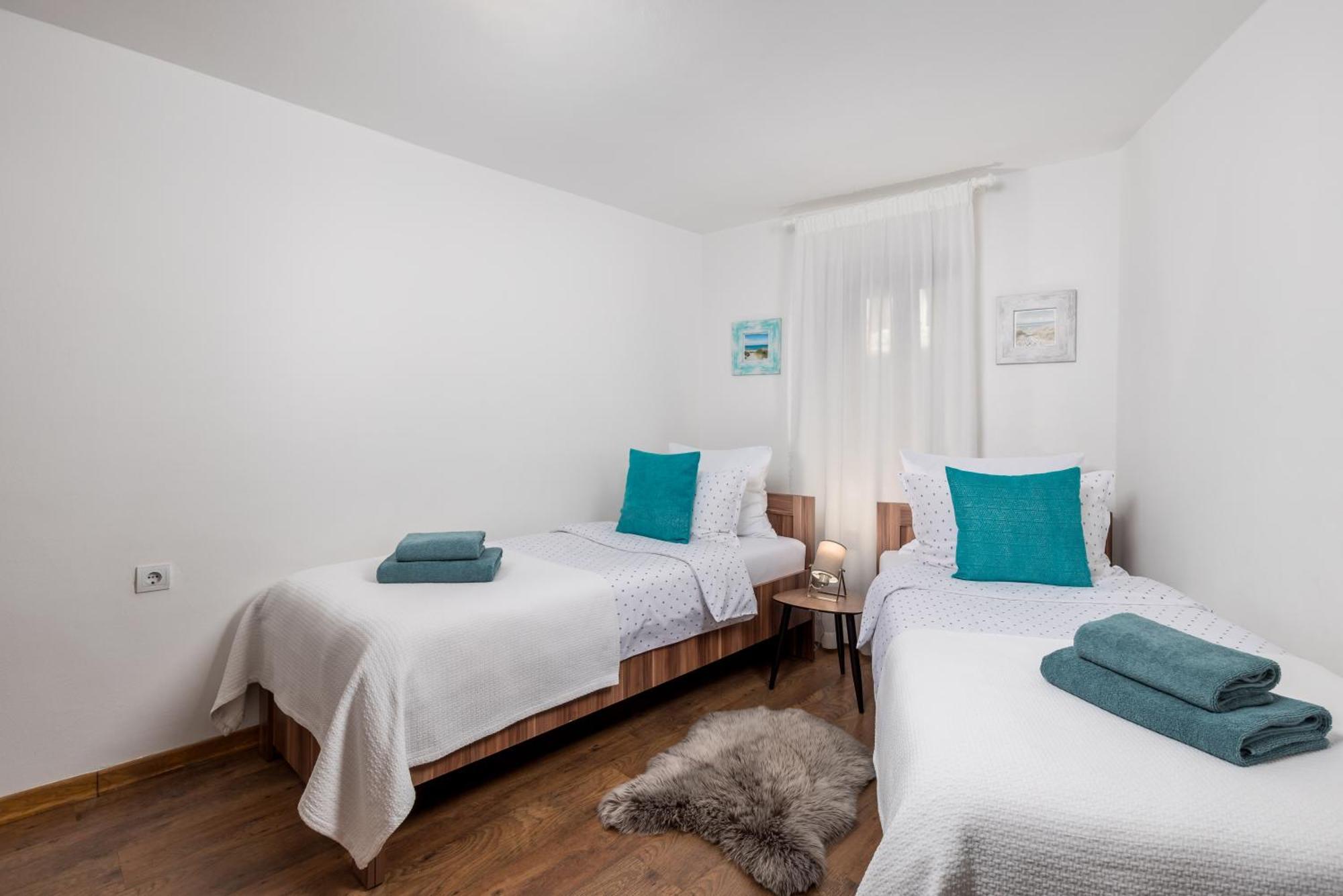 Sorgenfrei Apartment ロヴィニ エクステリア 写真