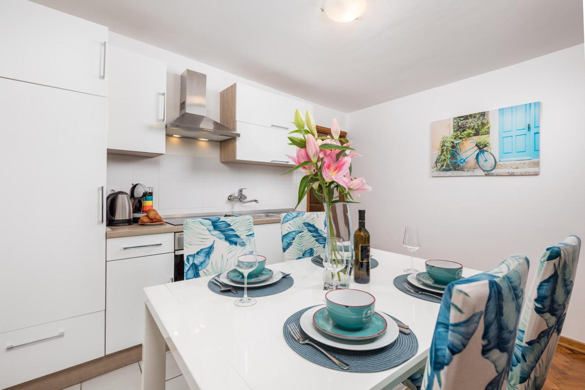 Sorgenfrei Apartment ロヴィニ エクステリア 写真