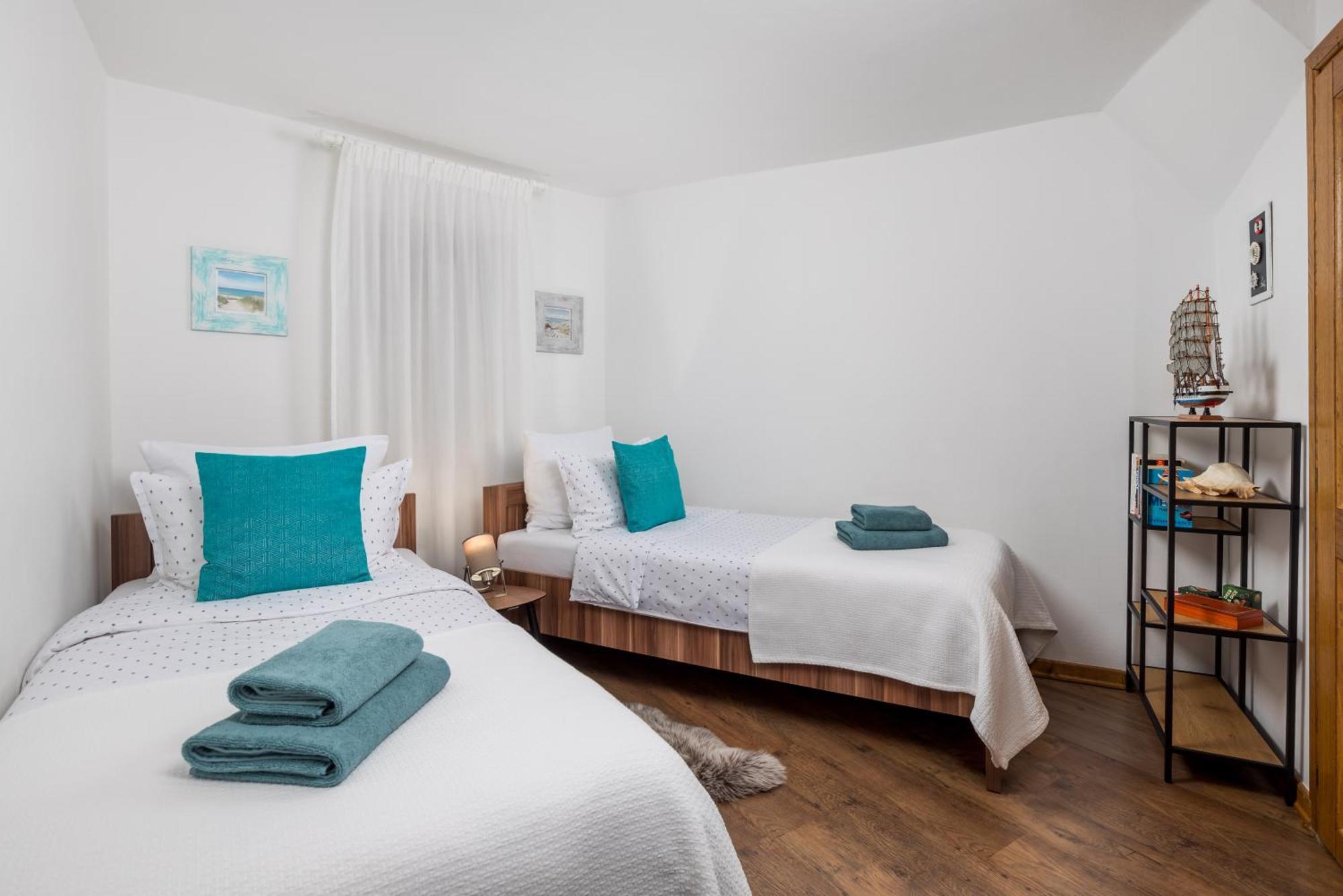 Sorgenfrei Apartment ロヴィニ エクステリア 写真