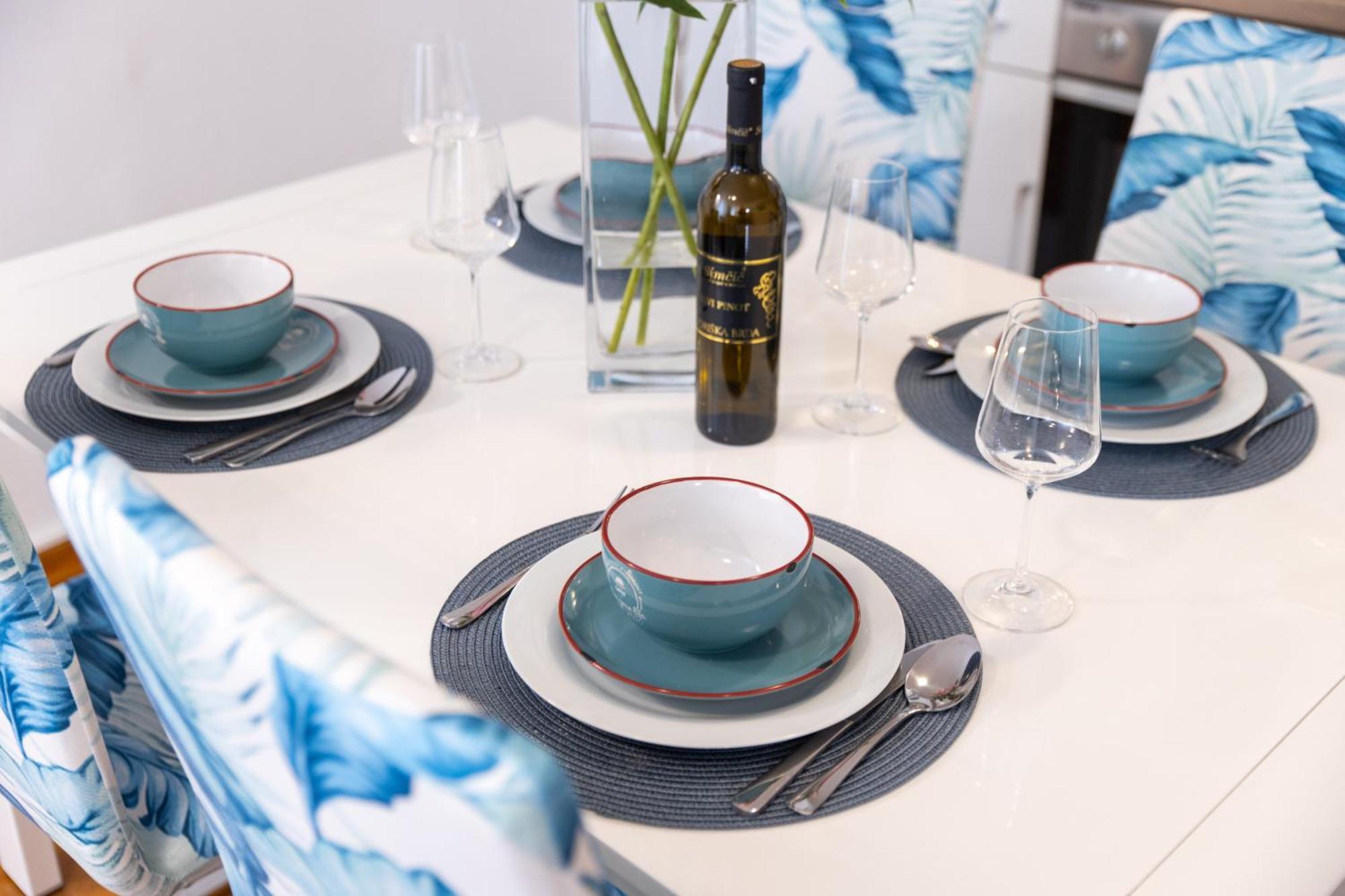 Sorgenfrei Apartment ロヴィニ エクステリア 写真