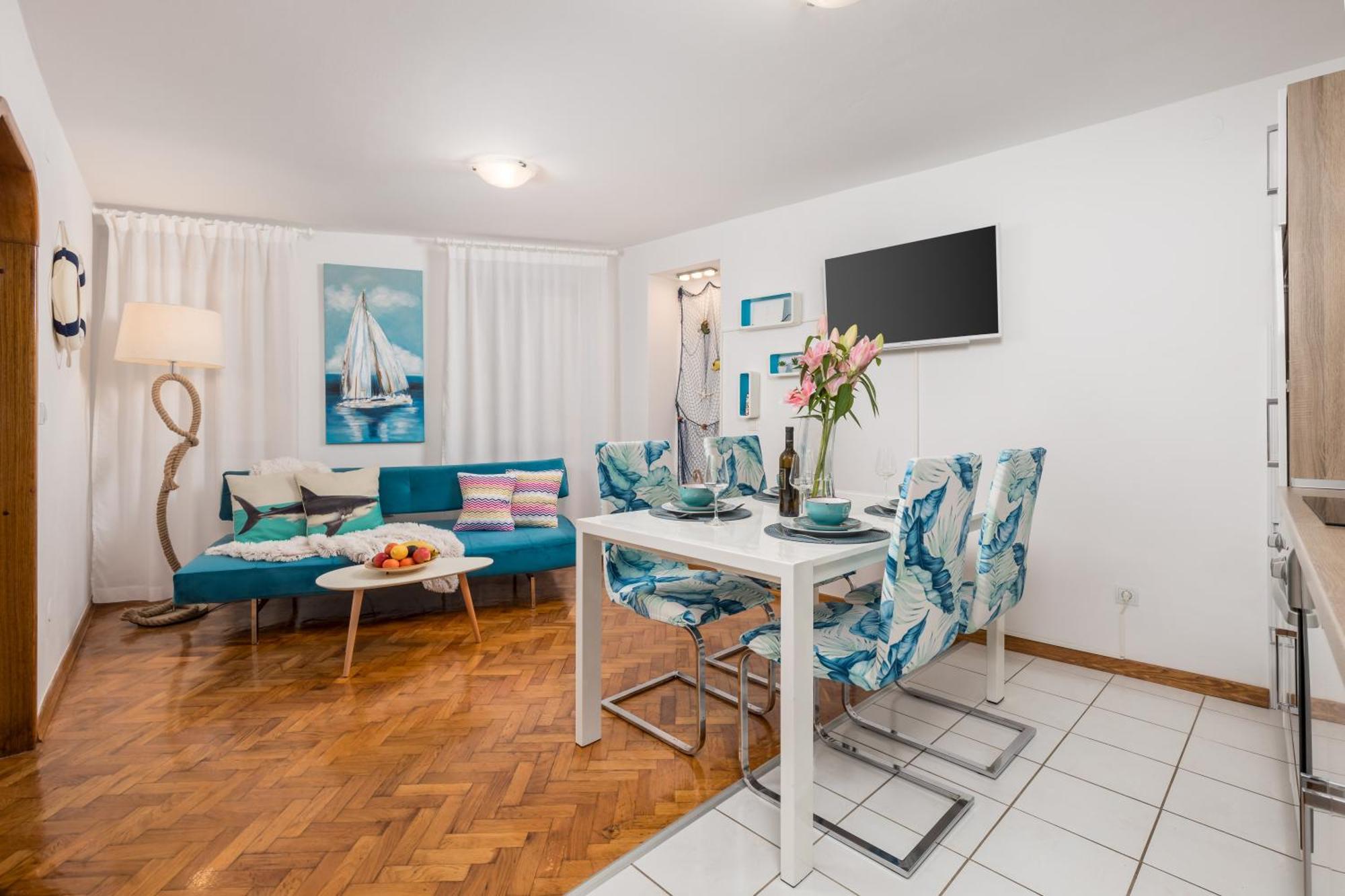 Sorgenfrei Apartment ロヴィニ エクステリア 写真