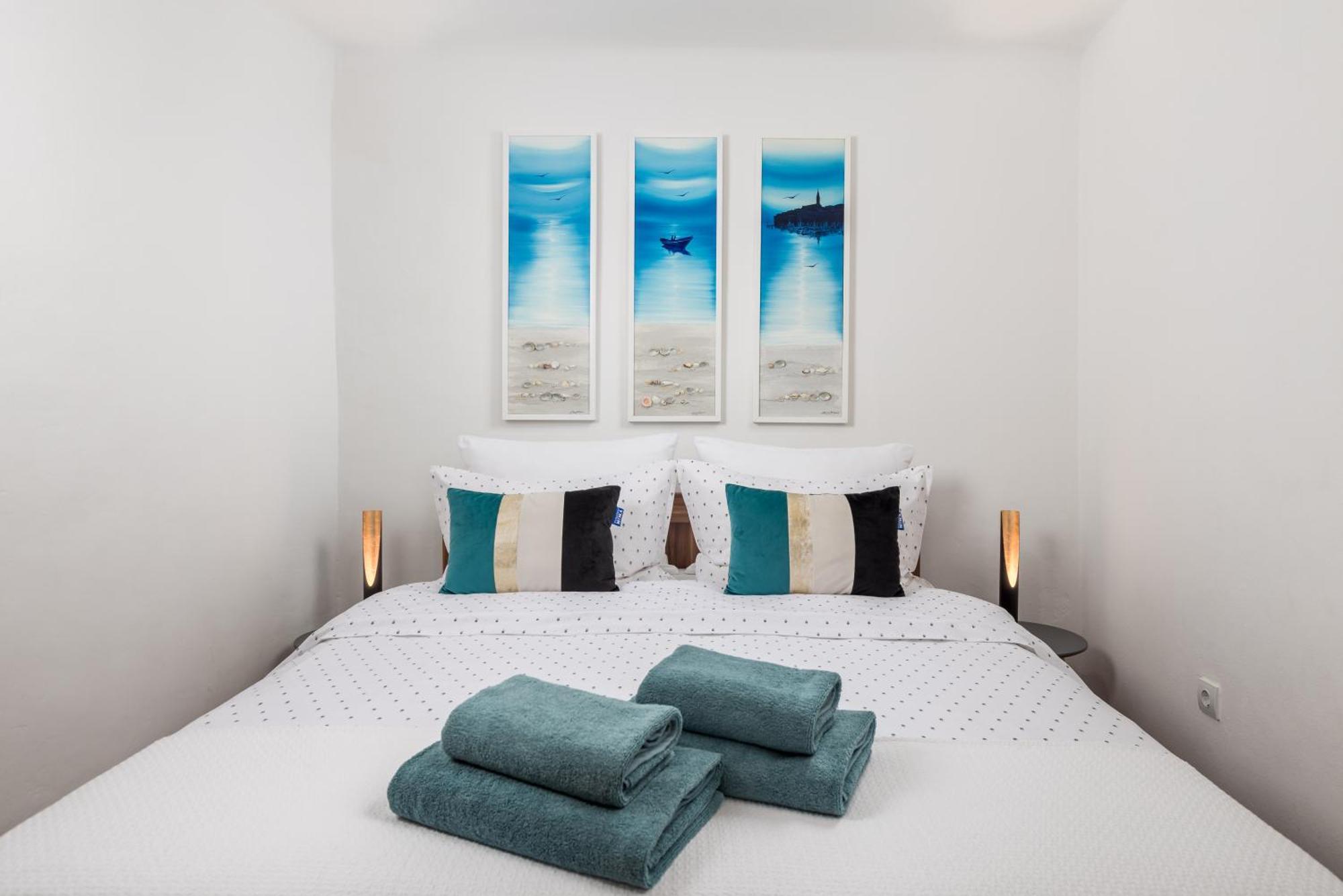 Sorgenfrei Apartment ロヴィニ エクステリア 写真