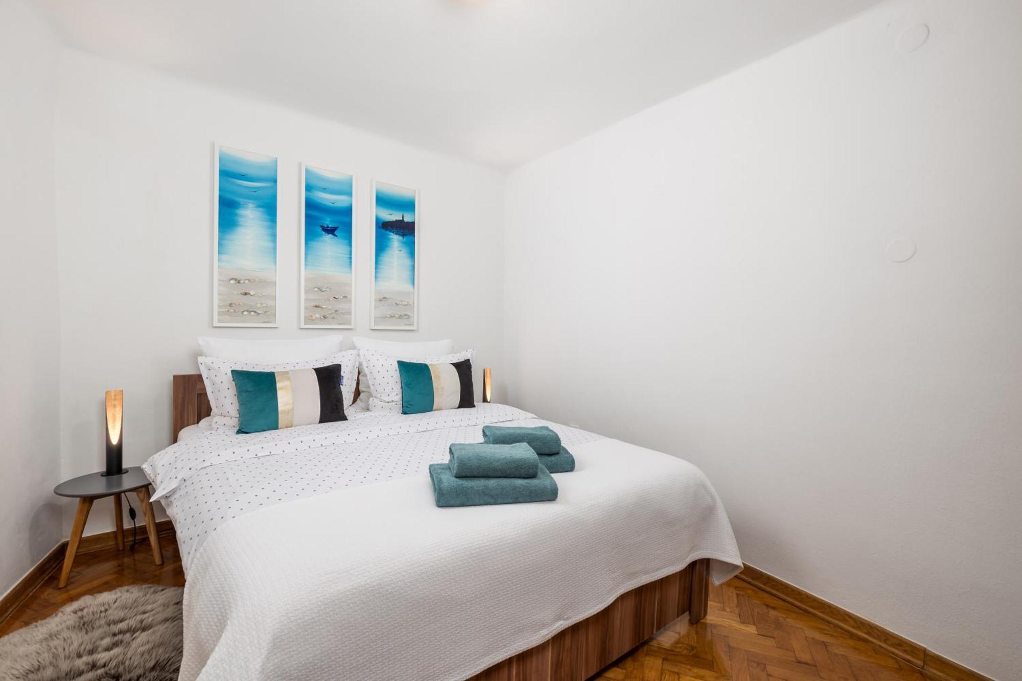 Sorgenfrei Apartment ロヴィニ エクステリア 写真